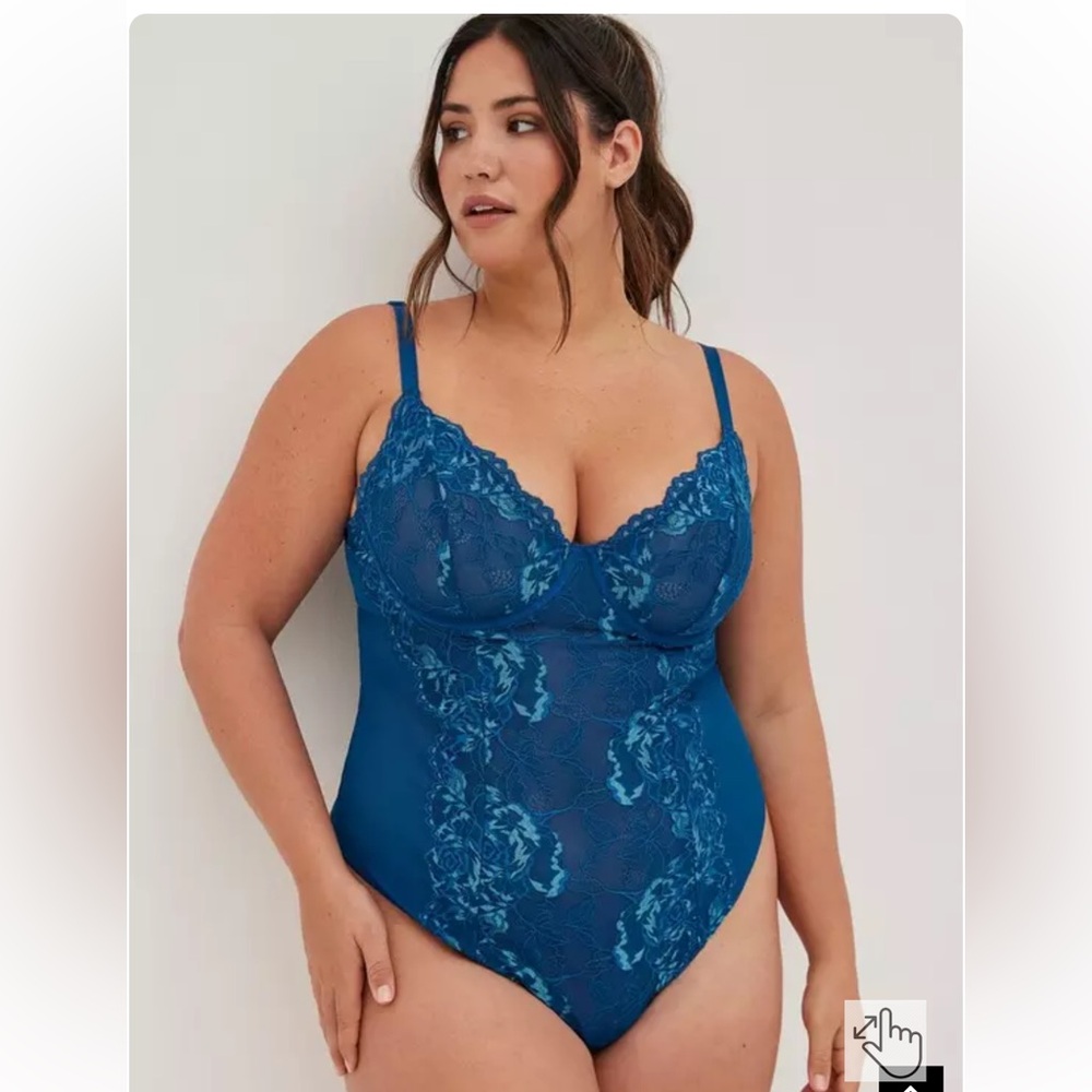 Women Torrid Unlined Underwire Thong Bodysuit lace size 3